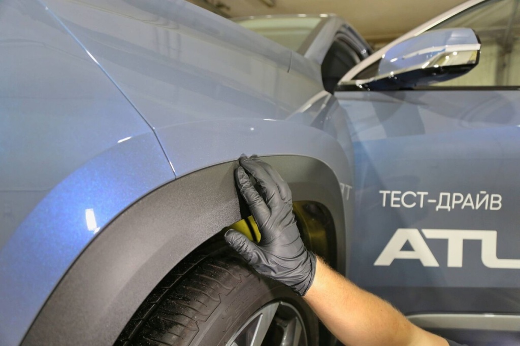 накладки бампера Geely Atlas L