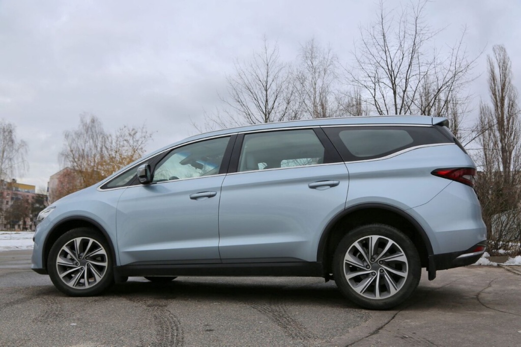 2173.jpeg Минивэн Geely Jiaji - вид сбоку